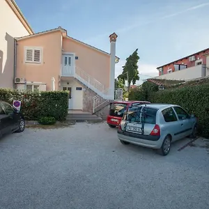 Tin , Rovigno Croazia