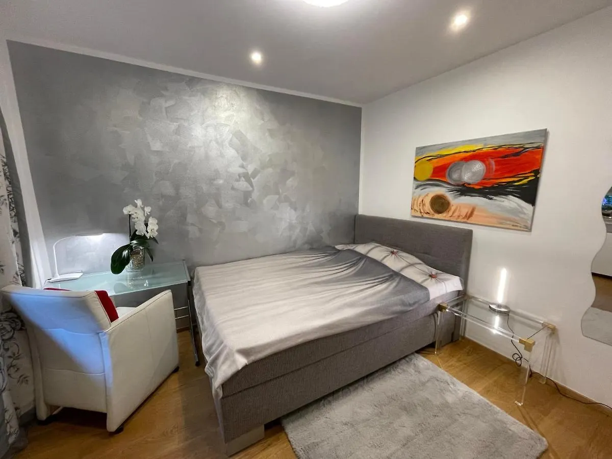 Alloggio in famiglia Airport Rooms Waldblick Colonia