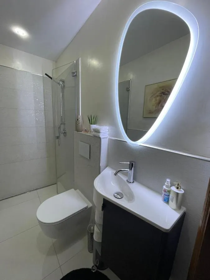 Alloggio in famiglia Airport Rooms Waldblick Colonia
